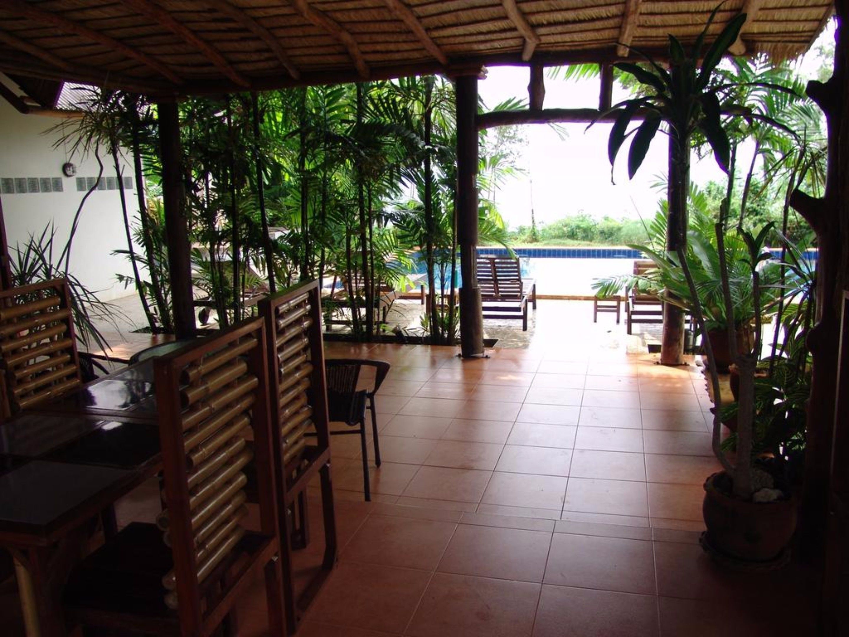 thai cuisine, pool views