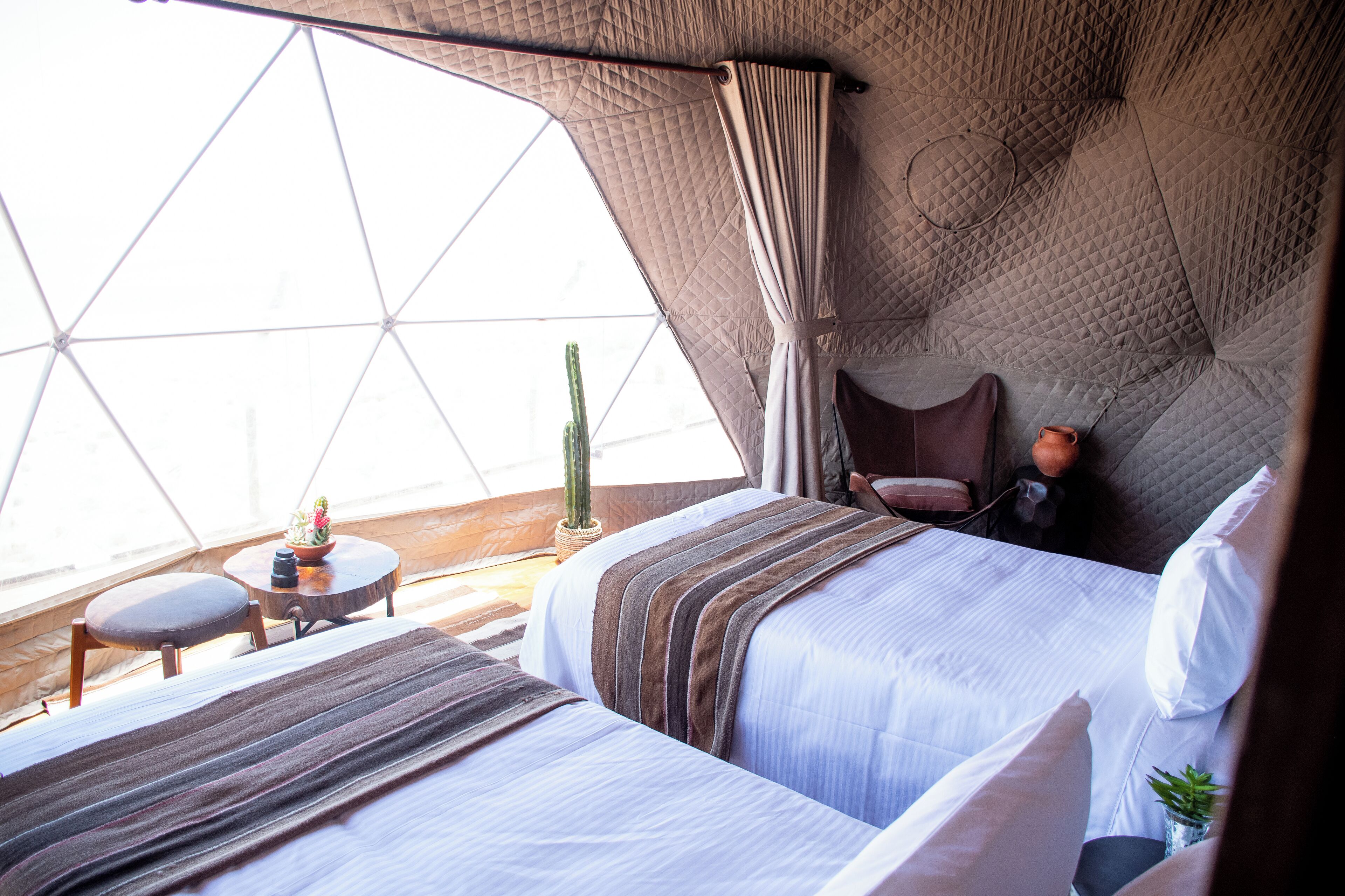 Tienda de campaña exclusiva, 1 habitación, balcón, vista al desierto | Ropa de cama de alta calidad, edredón y camas con pillow-top 