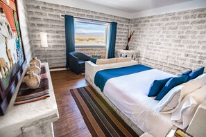 Deluxe Room, 1 Queen Bed, Mountain View | Premium bedding, down comforters, pillowtop beds, in-room safe - Hotel de Sal Luna Salada (Uyuni)