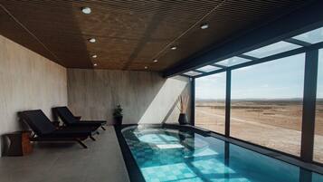 Salas de tratamiento para parejas, sauna y tina de hidromasaje