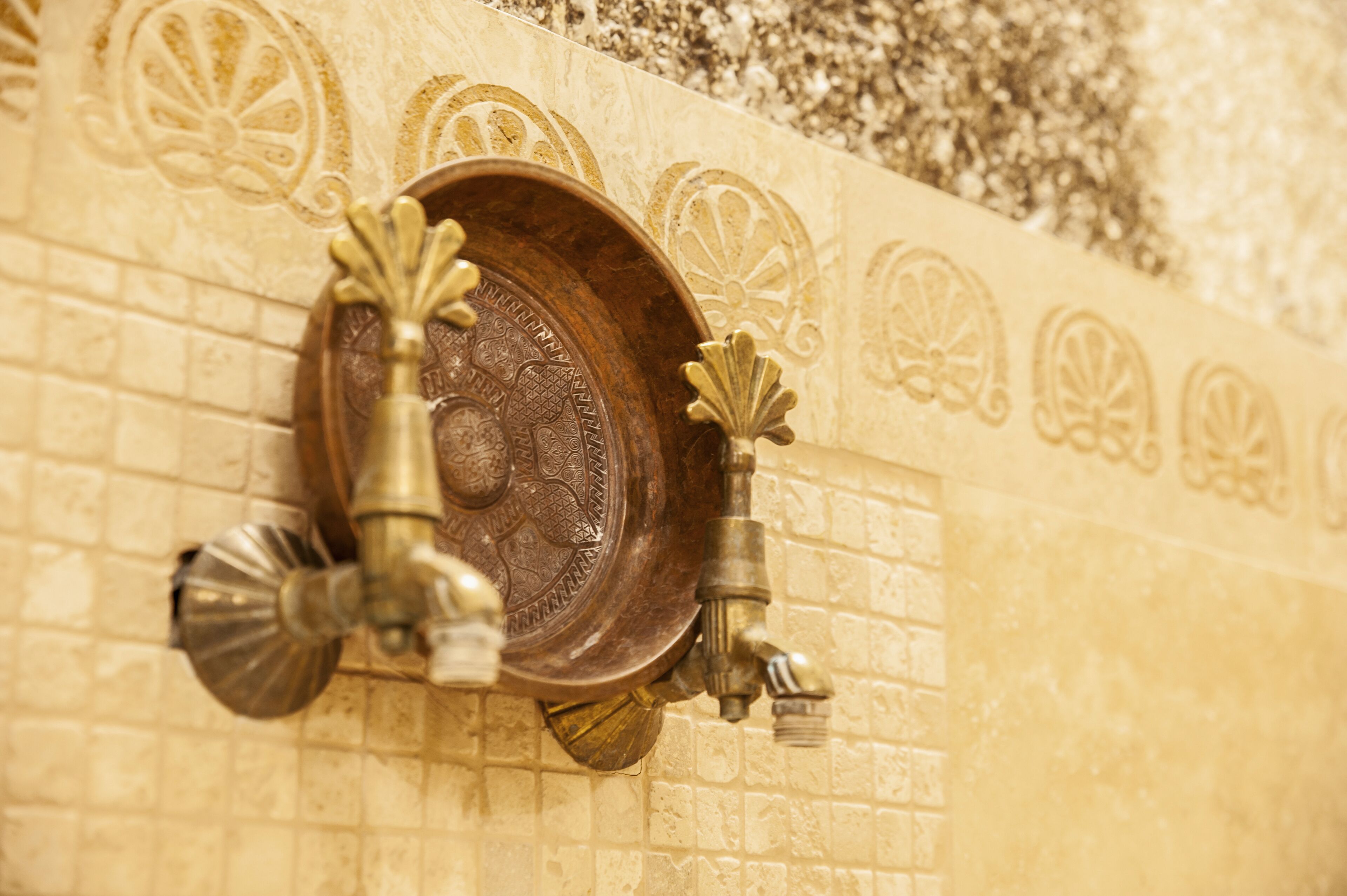 deluxe room | bathroom amenities | shower, free toiletries, hair dryer, slippers