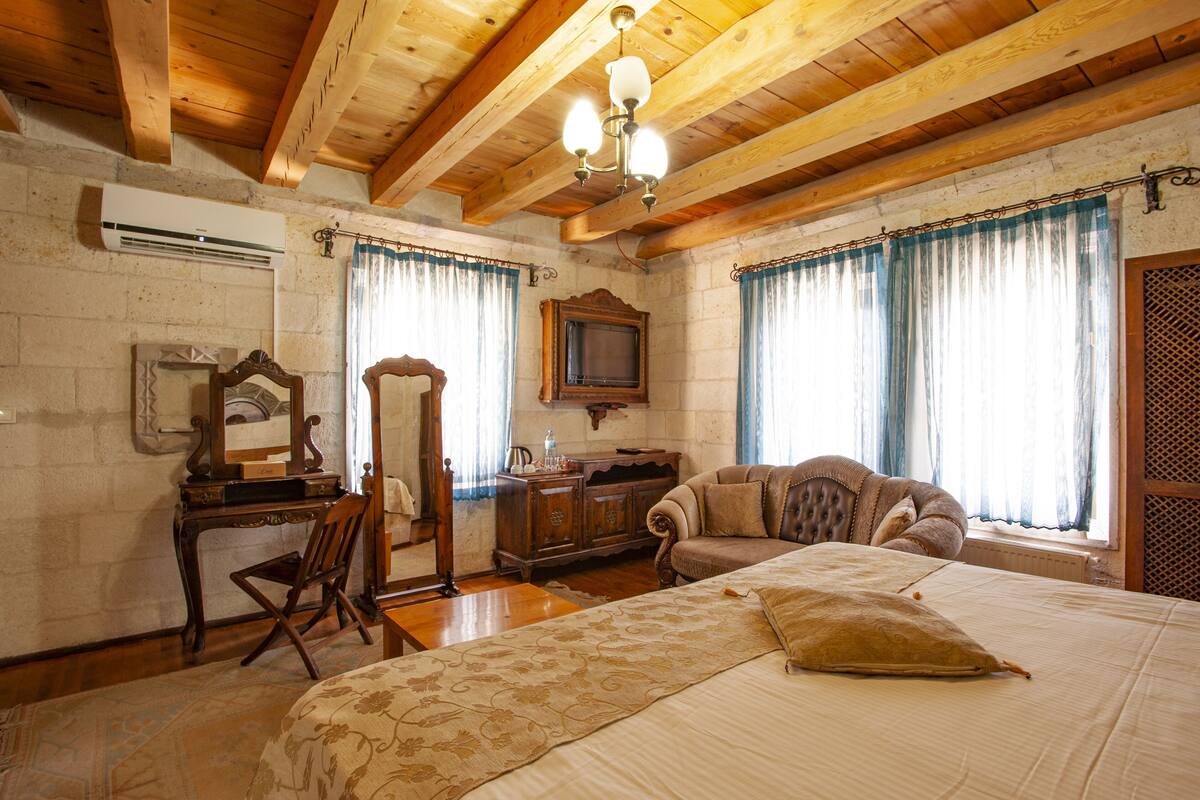 Stone Room  | 客房內保險箱、隔音、熨斗/熨衣板、免費搖籃/嬰兒床