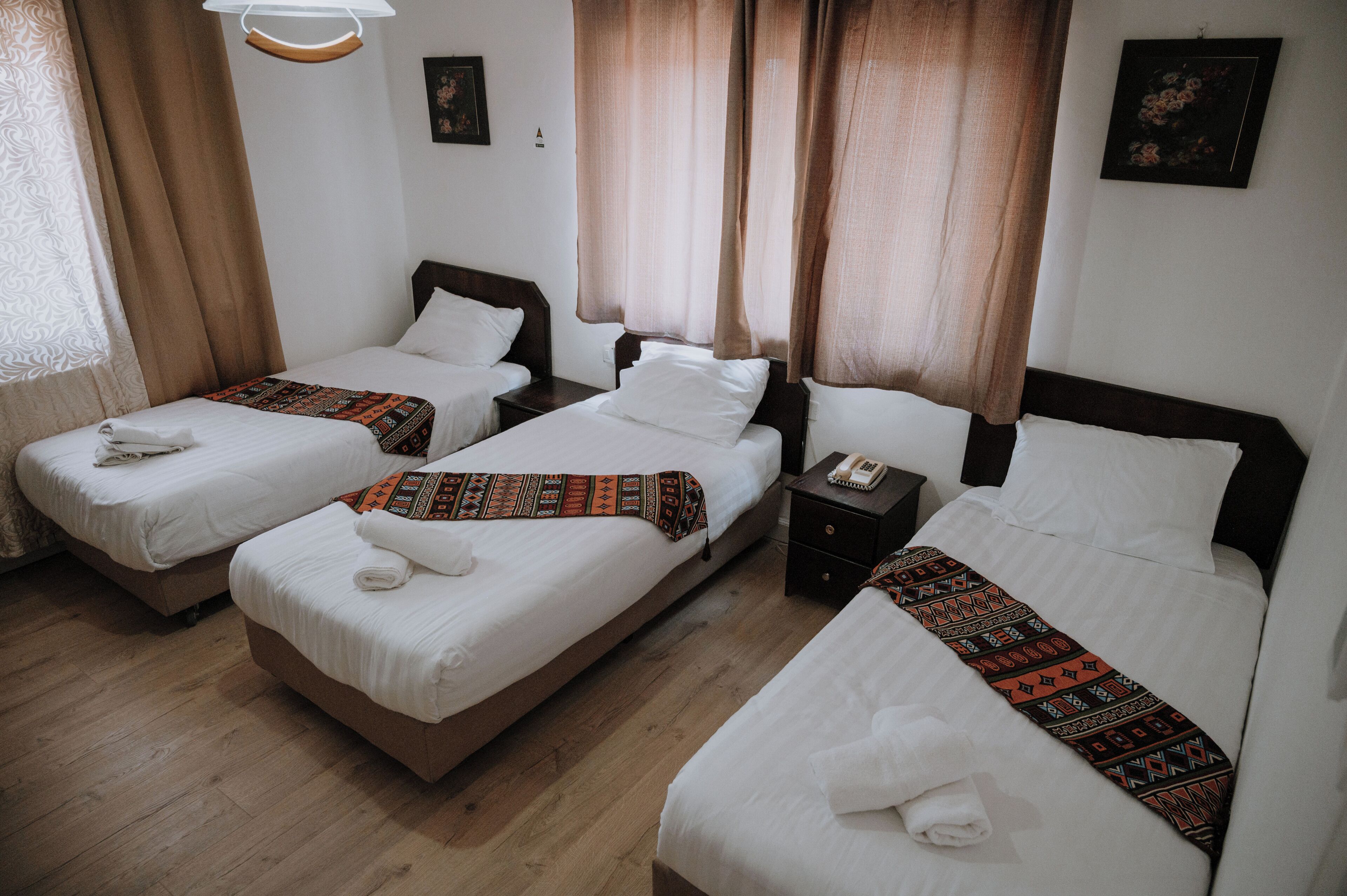 Chambre Triple | Coffres-forts dans les chambres, lits pliants/supplémentaires