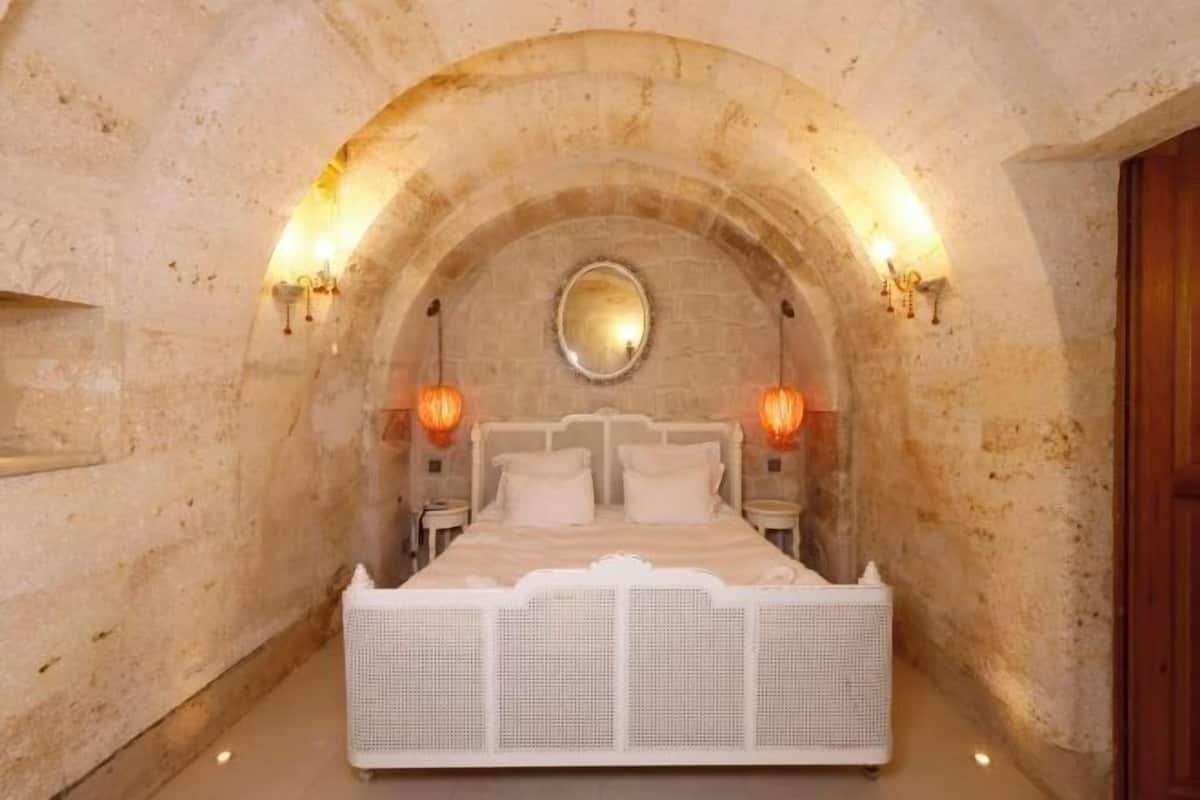 Premium bedding, minibar, in-room safe, individually decorated