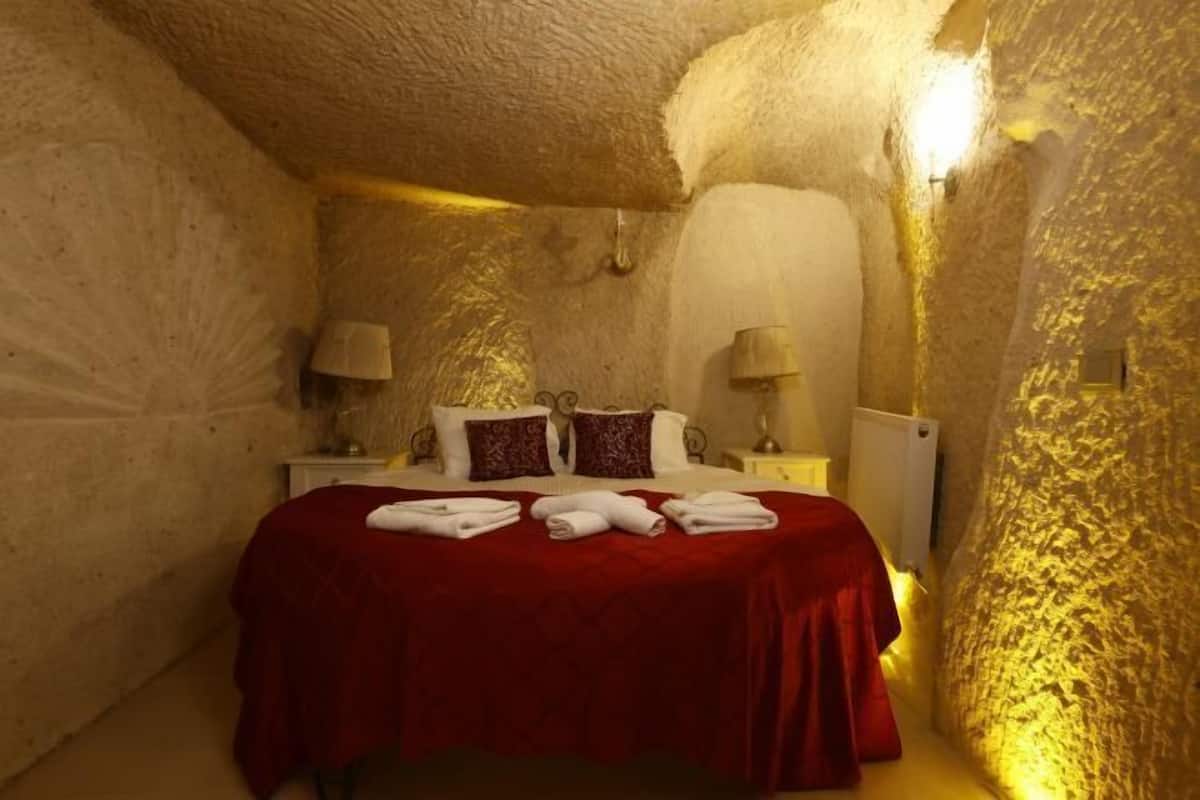 Premium bedding, minibar, in-room safe, individually decorated