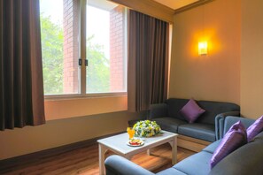 Deluxe Double/ Twin Room | Minibar, Zimmersafe, kostenloses WLAN