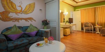 Minibar, caja de seguridad en la habitación y wifi gratis