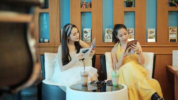 Coffee shop