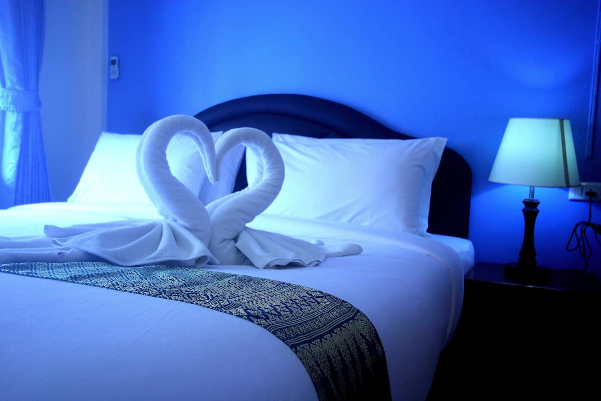 king bed | minibar, desk, iron/ironing board, rollaway beds