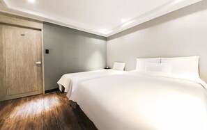 Twin Room | Premium bedding, down comforters, individually furnished, desk - Hotel WO Seoul Station (Seoul)