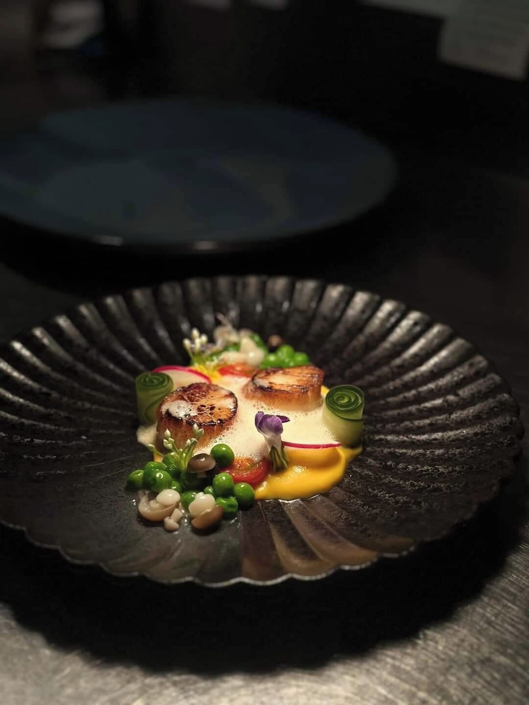 breakfast, lunch, dinner served; thai cuisine