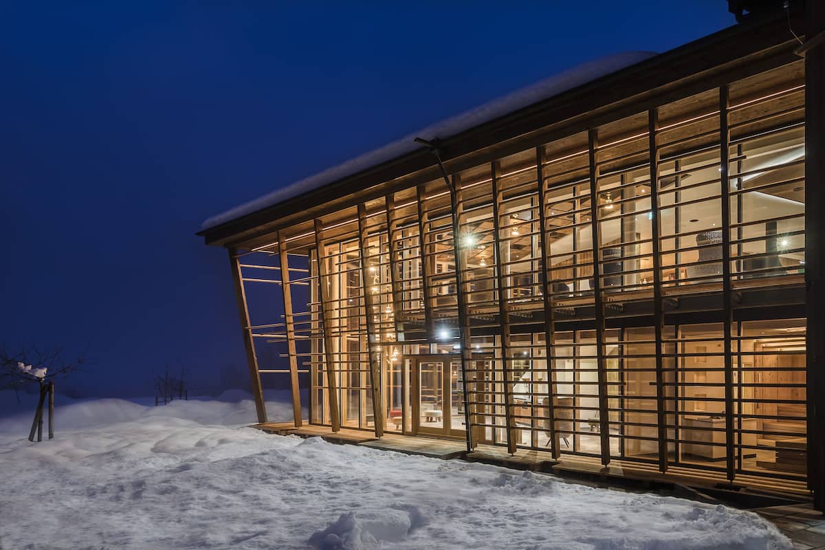 sauna, steam room, body treatments, mud baths, hot stone massages