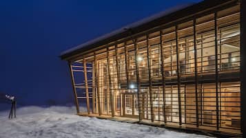 Sauna, steam room, body treatments, mud baths, hot stone massages