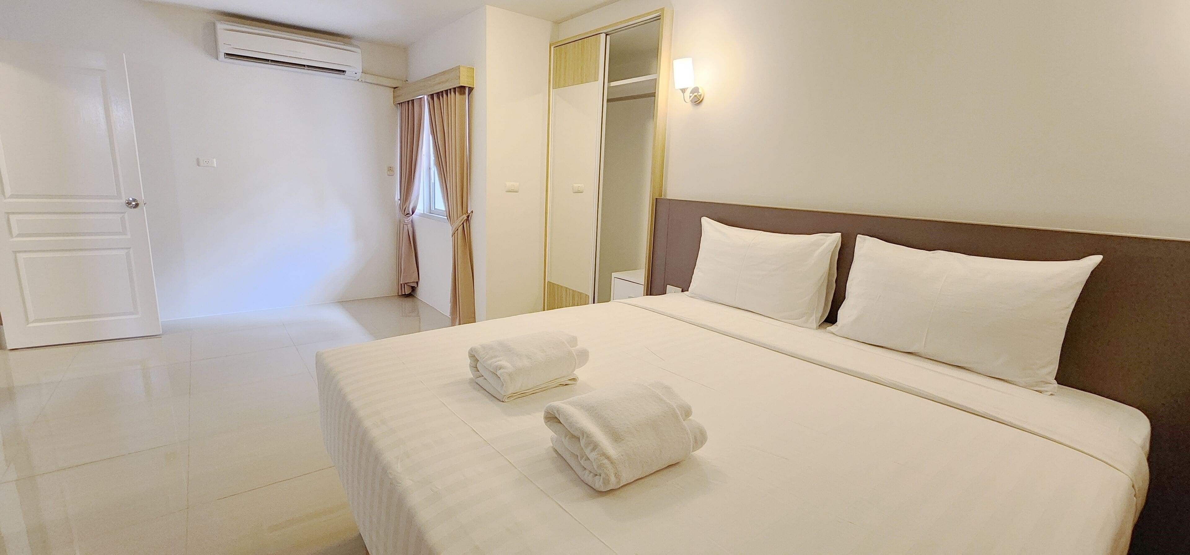 TRIPLE PLUS ROOM TOWER 1 | Wi-fi (inkludert) og sengetøy