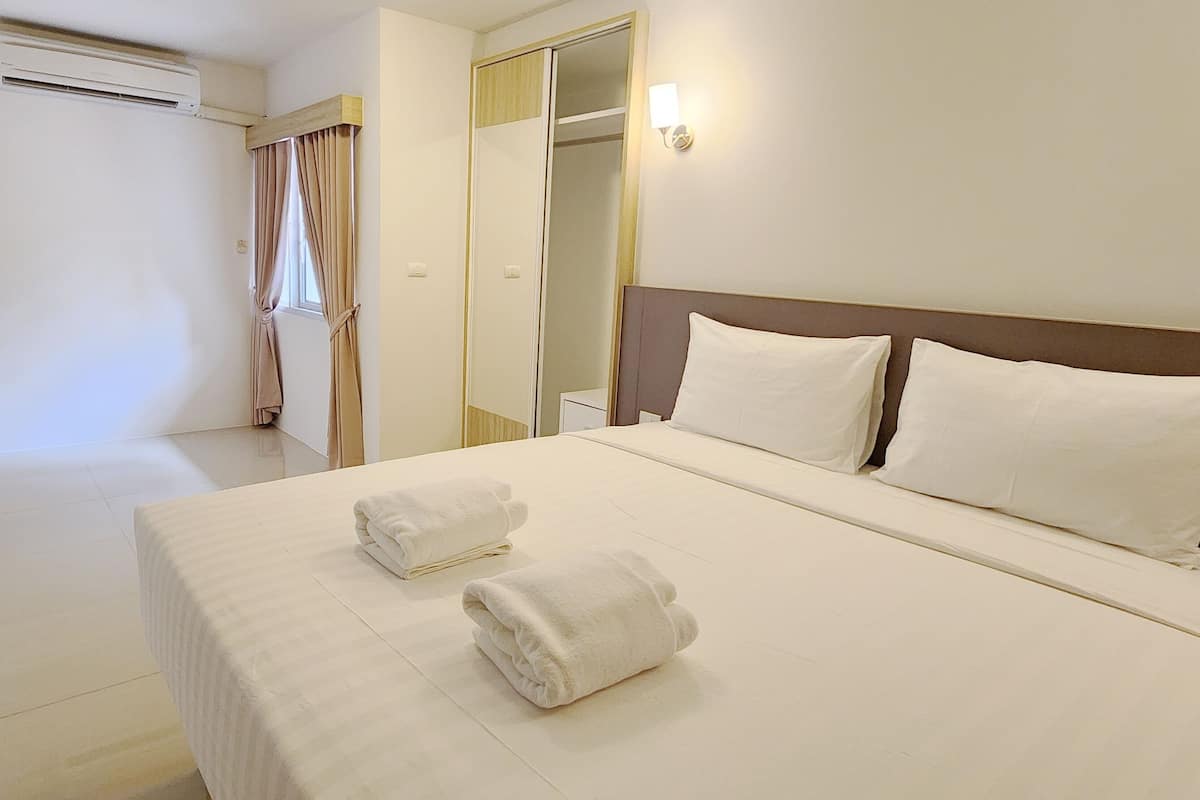 TRIPLE PLUS ROOM TOWER 1 | Free WiFi, bed sheets