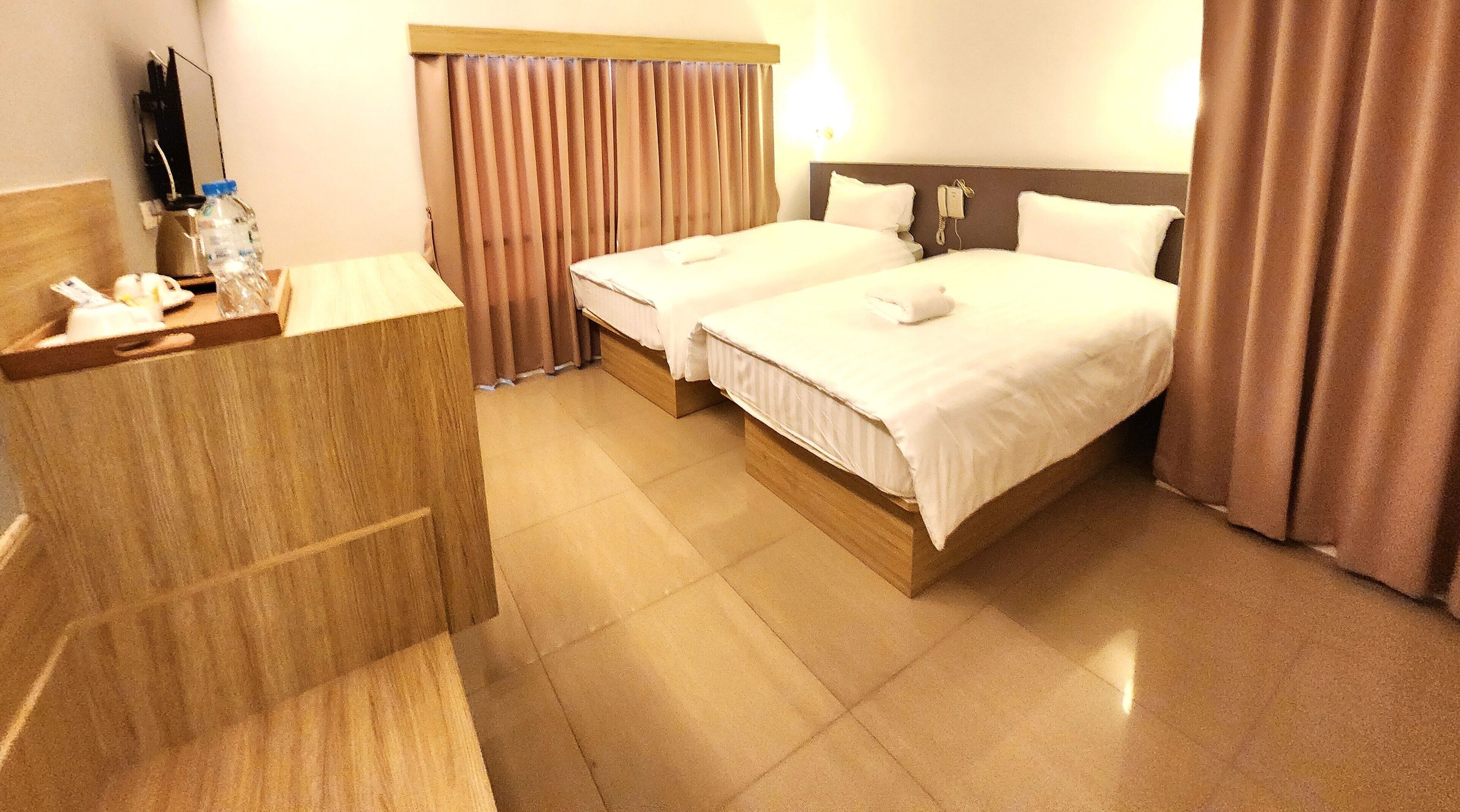 standard twin tower1 | free wifi, bed sheets