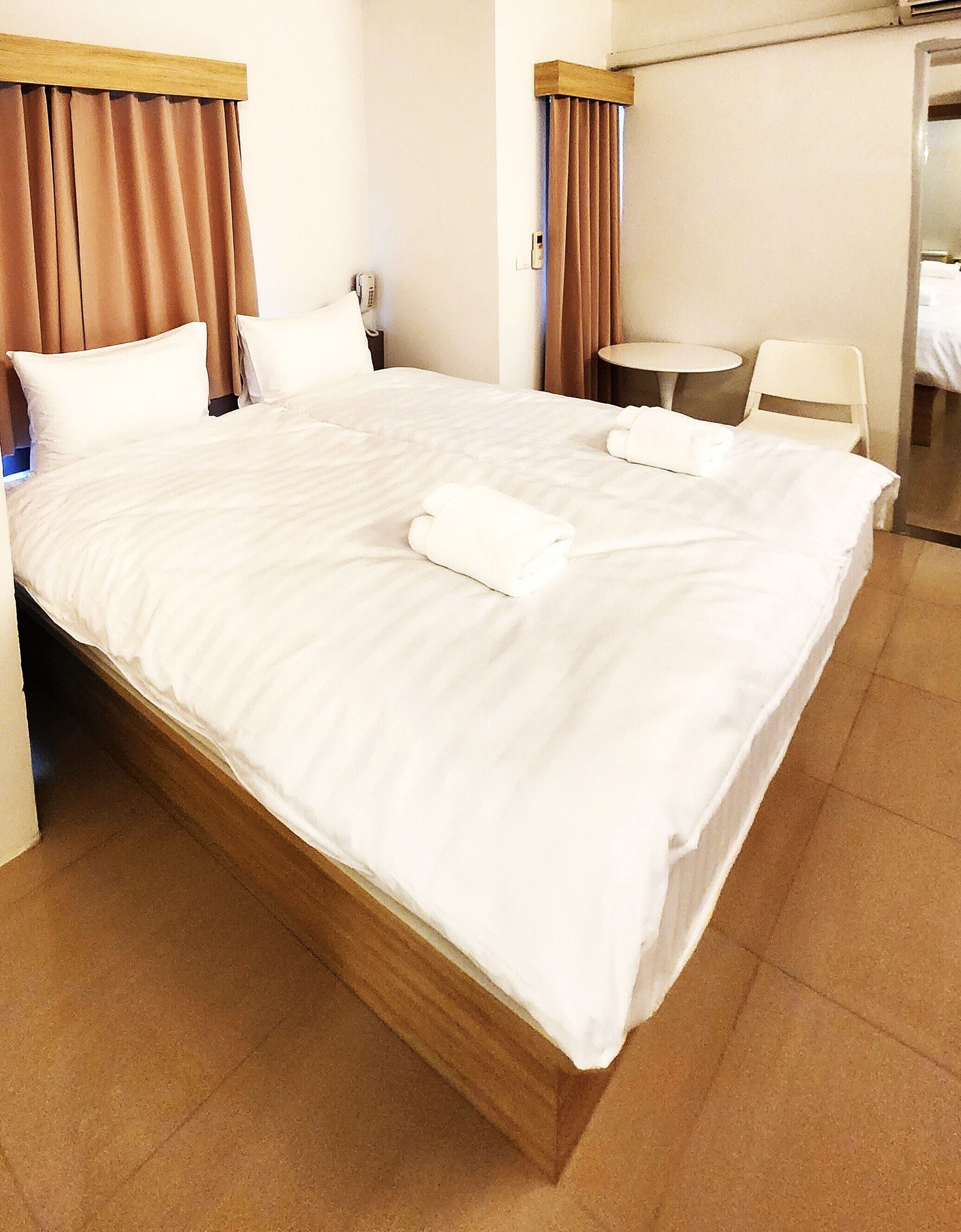 standard double tower1 | free wifi, bed sheets