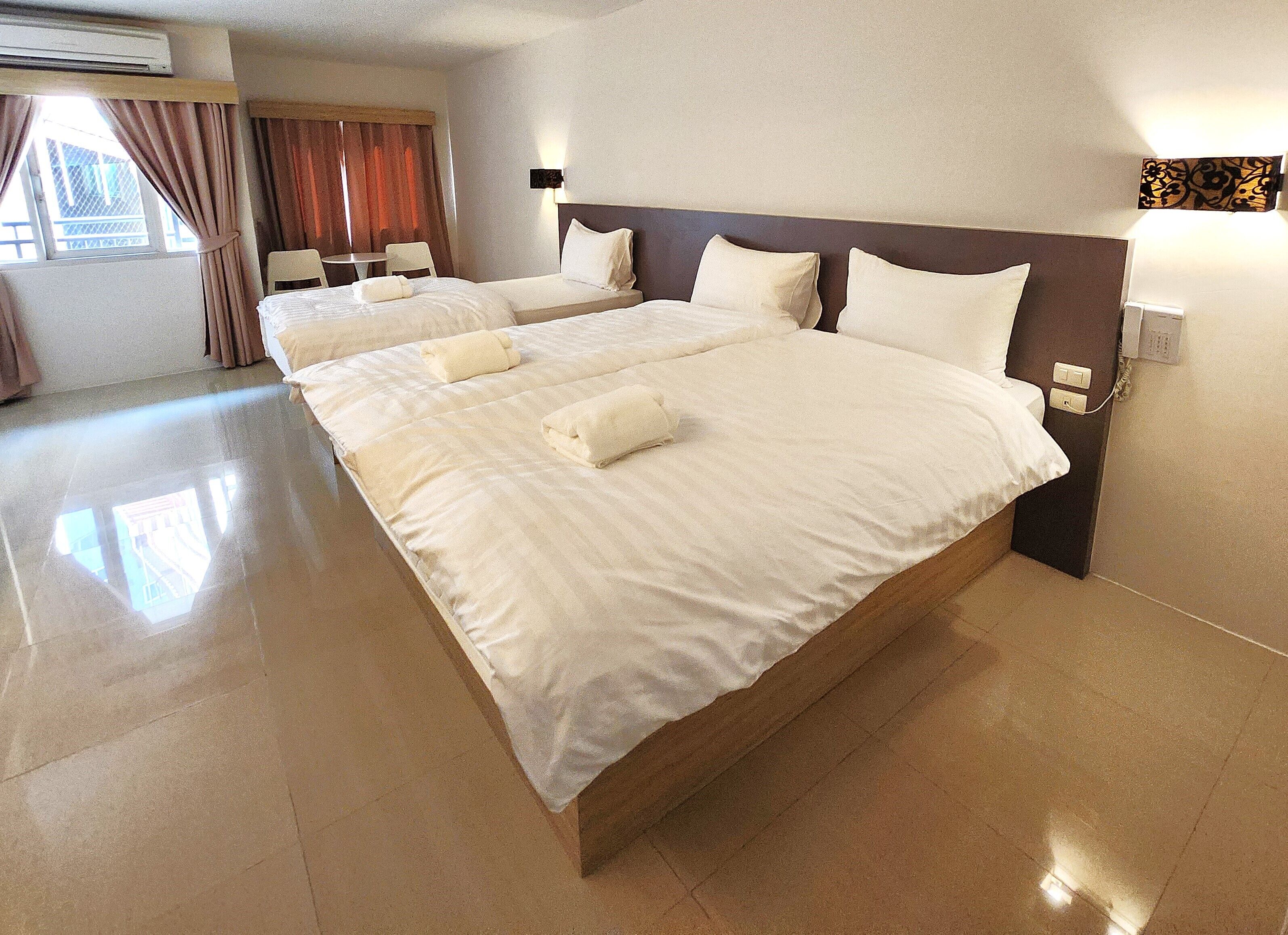 triple room tower1 | free wifi, bed sheets