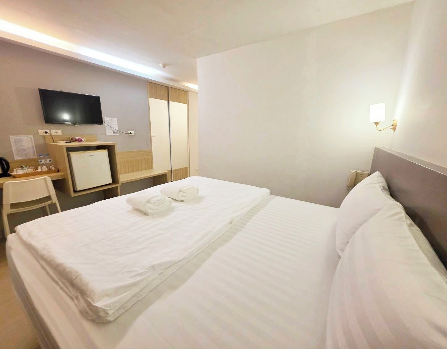 Standard Double Tower1 | Free WiFi, bed sheets