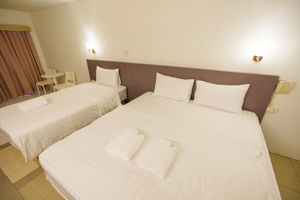Triple Room Tower1 | Free WiFi, bed sheets