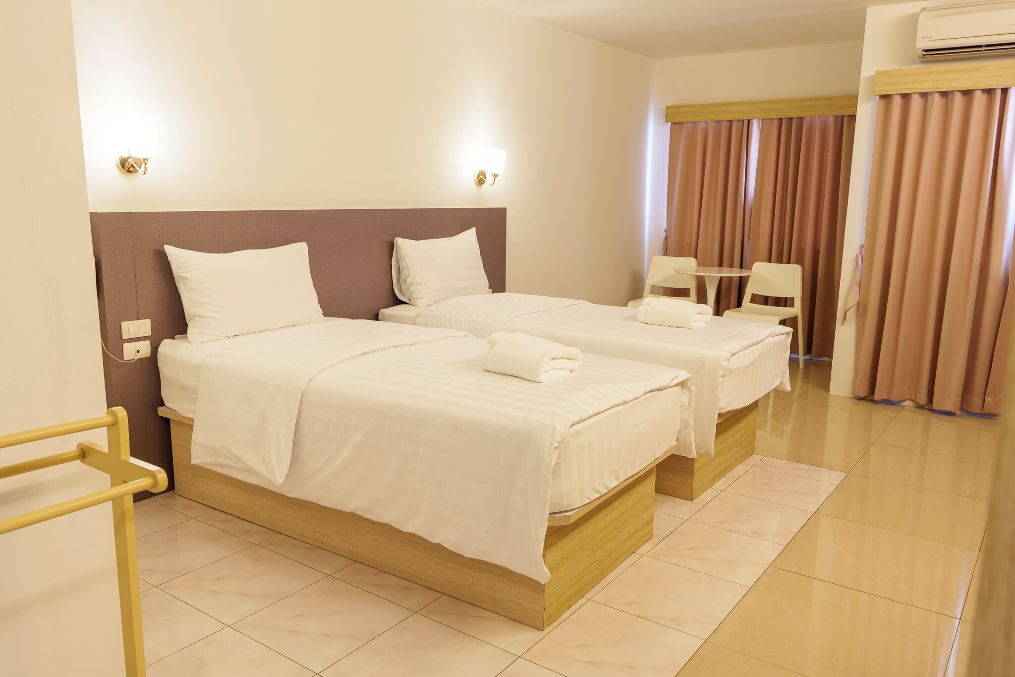 Superior Twin Tower1 | Free WiFi, bed sheets