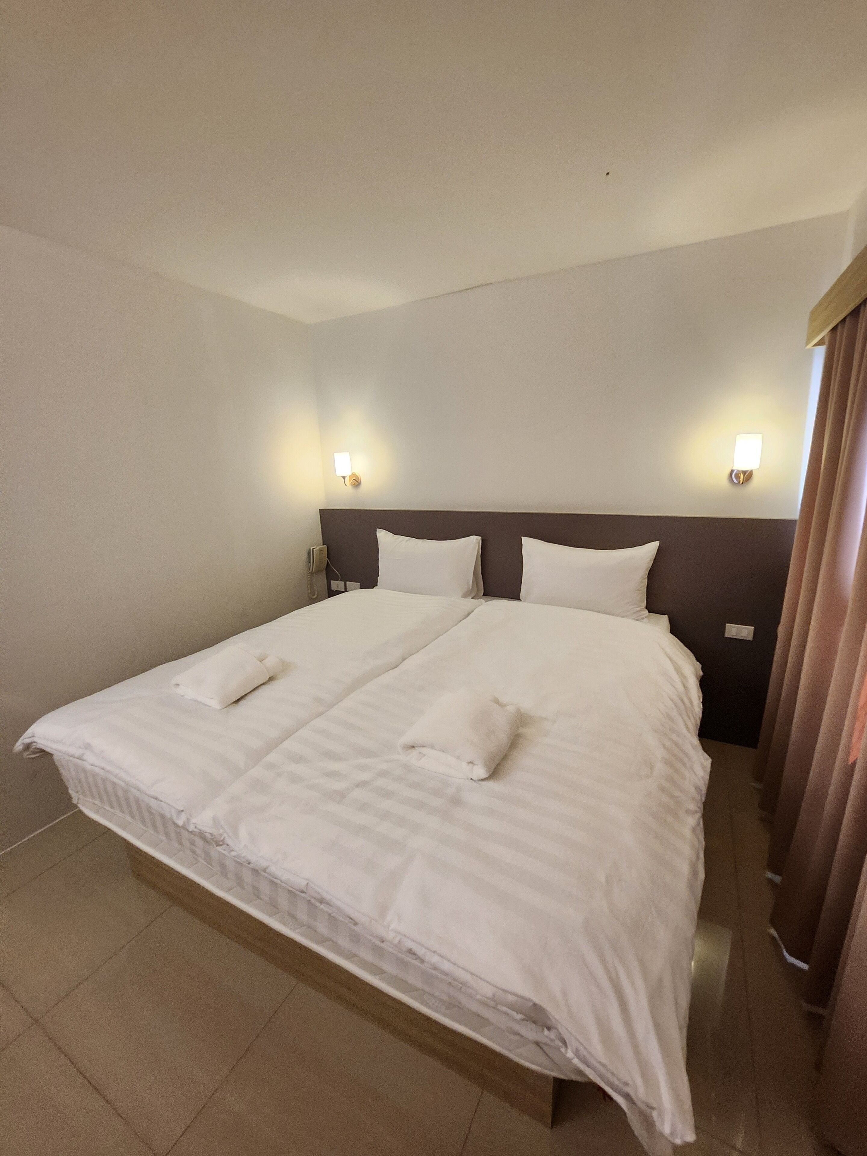 standard double tower1 | free wifi, bed sheets