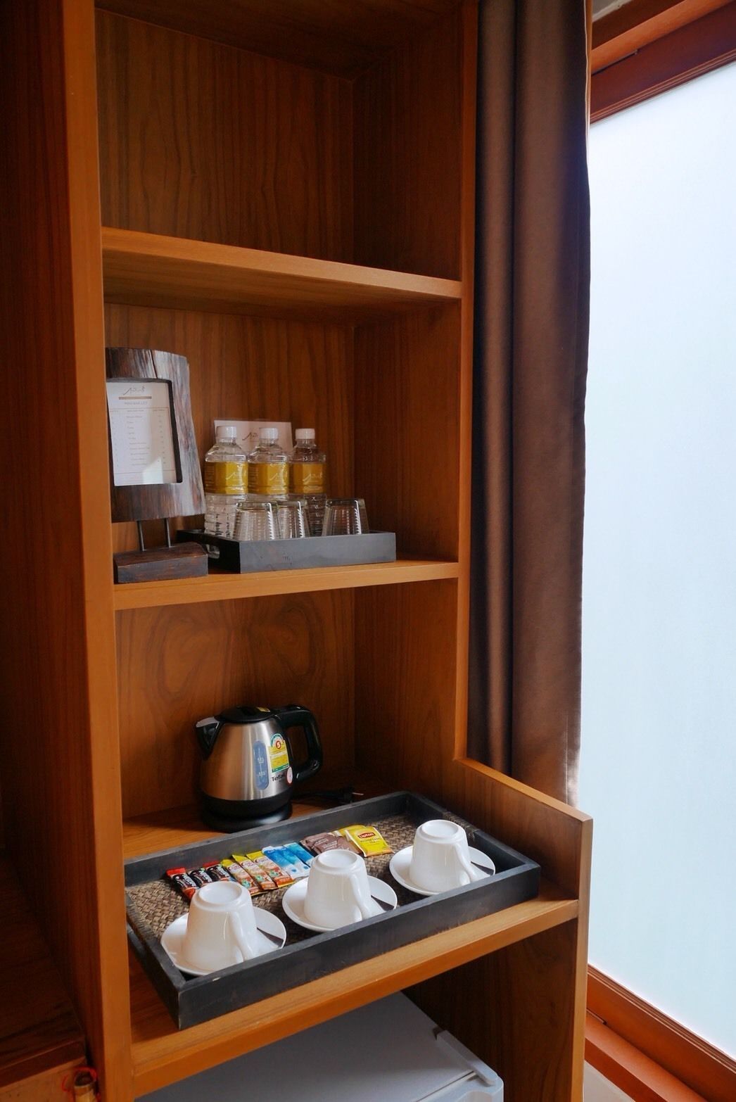 deluxe jacuzzi villa | minibar