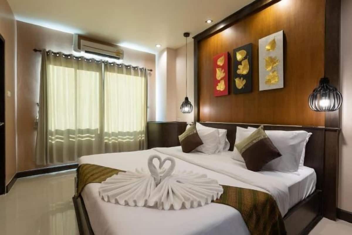 Premium bedding, minibar, in-room safe, individually furnished