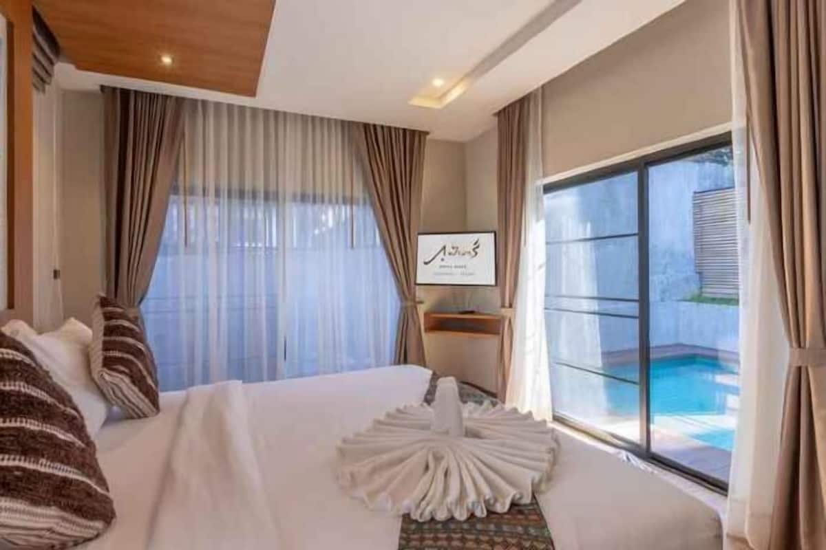 Premium bedding, minibar, in-room safe, individually furnished