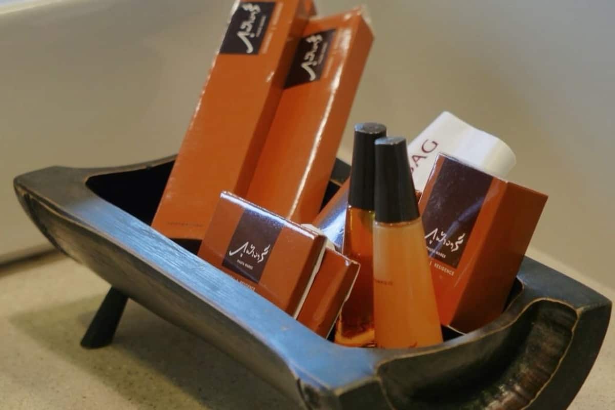 deluxe jacuzzi villa | bathroom amenities | free toiletries, hair dryer, slippers, towels