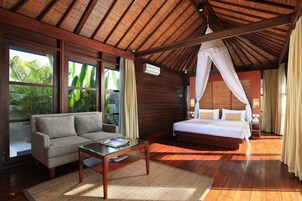 Minibar y caja de seguridad en la habitación 