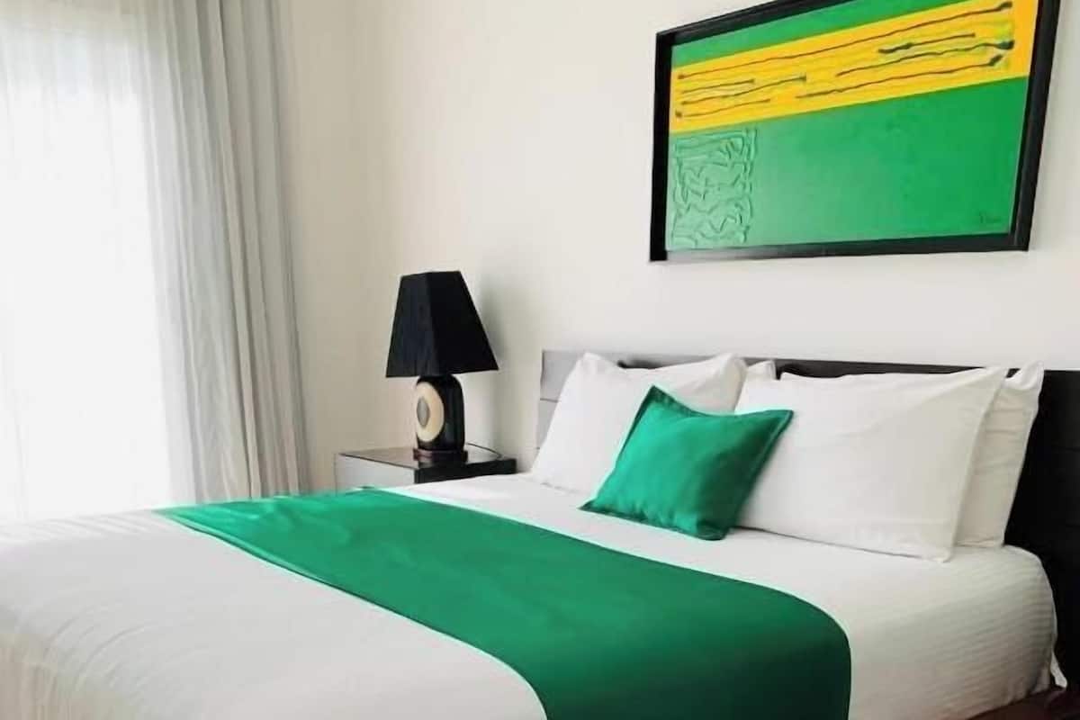 1 bedroom, premium bedding, down duvets, in-room safe