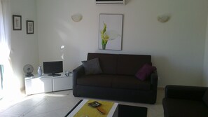 Apartment, 2 Bedrooms | Living area