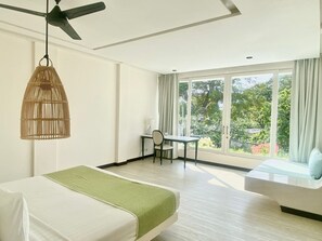 1 bedroom, in-room safe, desk, laptop workspace