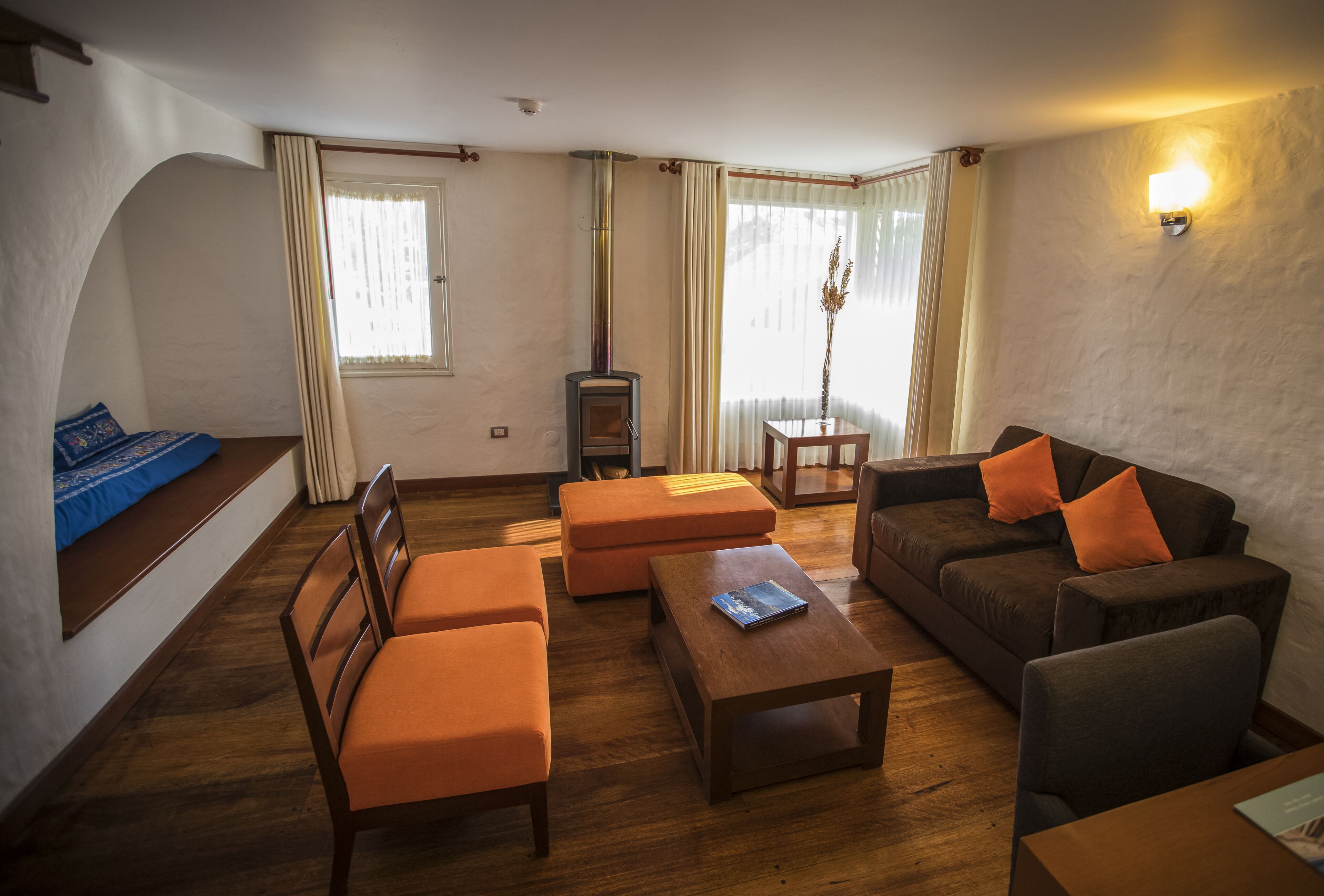 suite, 1 king bed | minibar, in-room safe, desk, free wifi