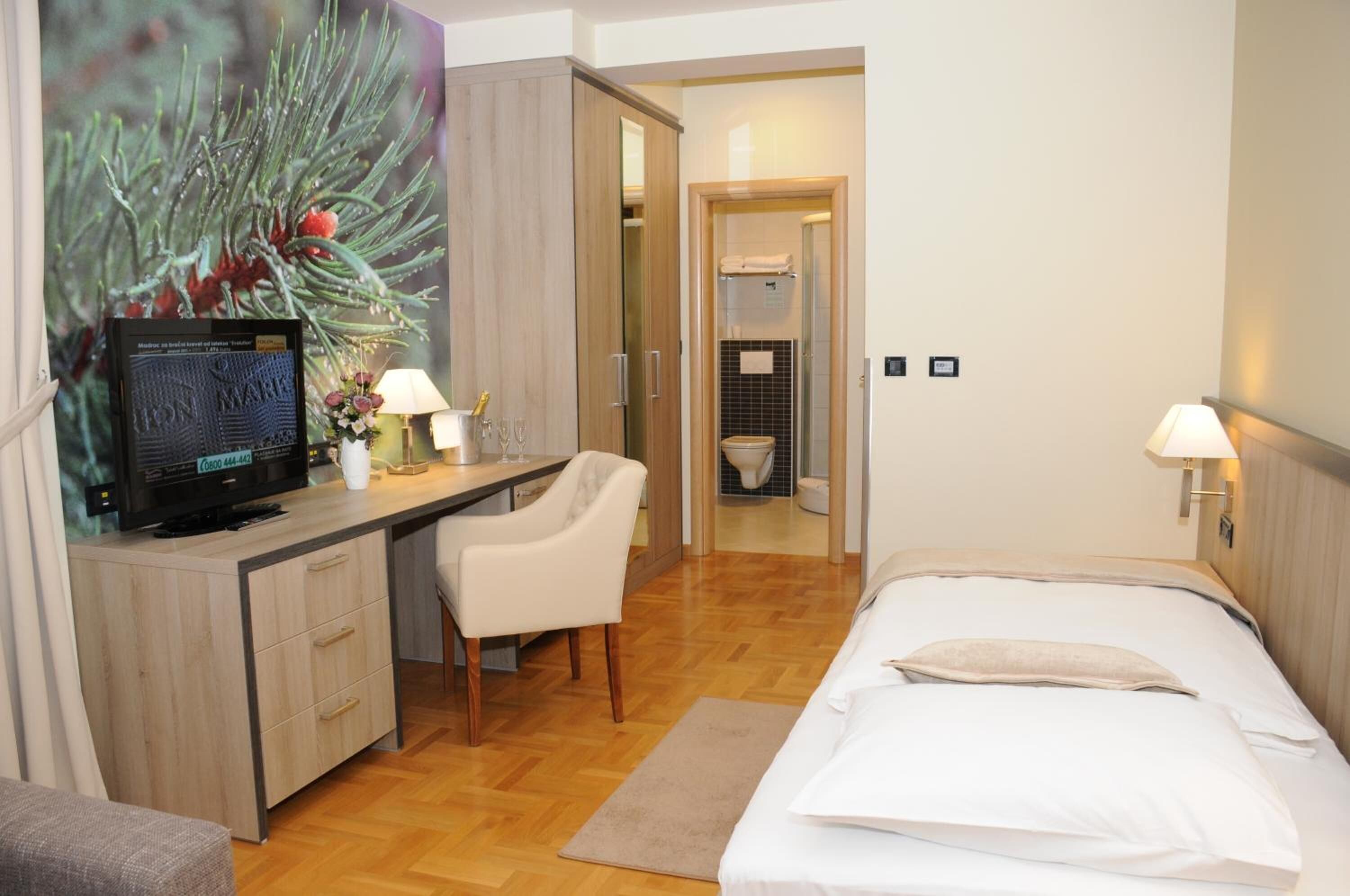 1 bedroom, minibar, in-room safe, desk