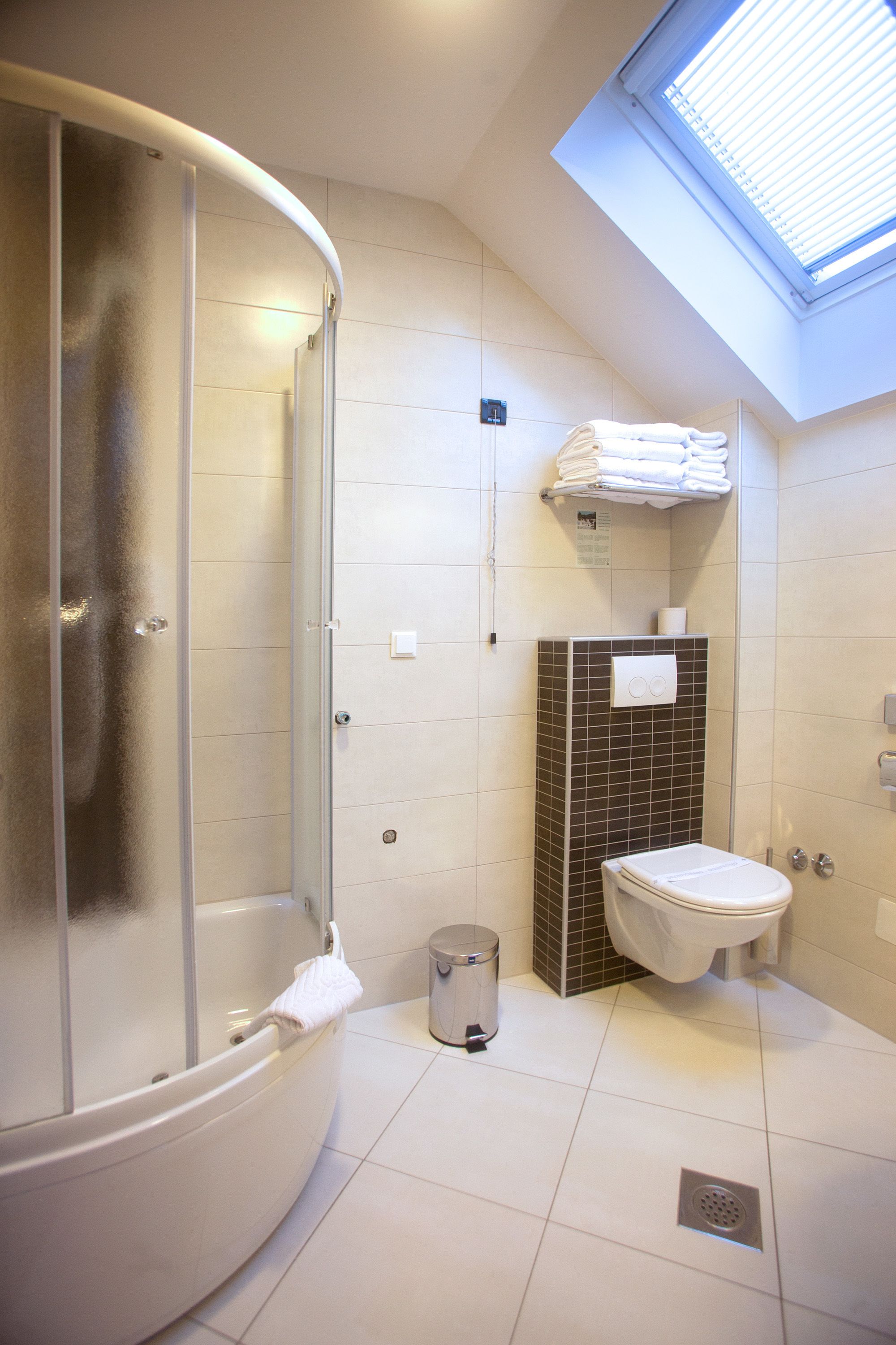 suite with 1 bedroom | bathroom | shower, rainfall showerhead, hair dryer, slippers