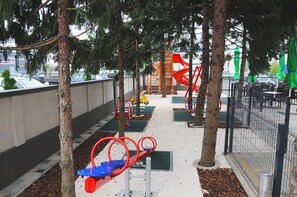 室外兒童遊樂區