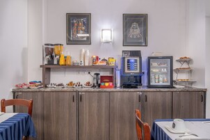 Daily continental breakfast (EUR 12 per person)