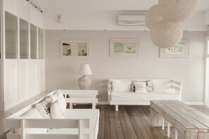 Quầy tiếp tân