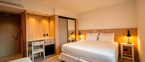 Deluxe-værelse til 3 personer | Premium-sengetøj, minibar, pengeskab på værelset, mørklægningsgardiner