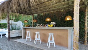Bar ved bassenget