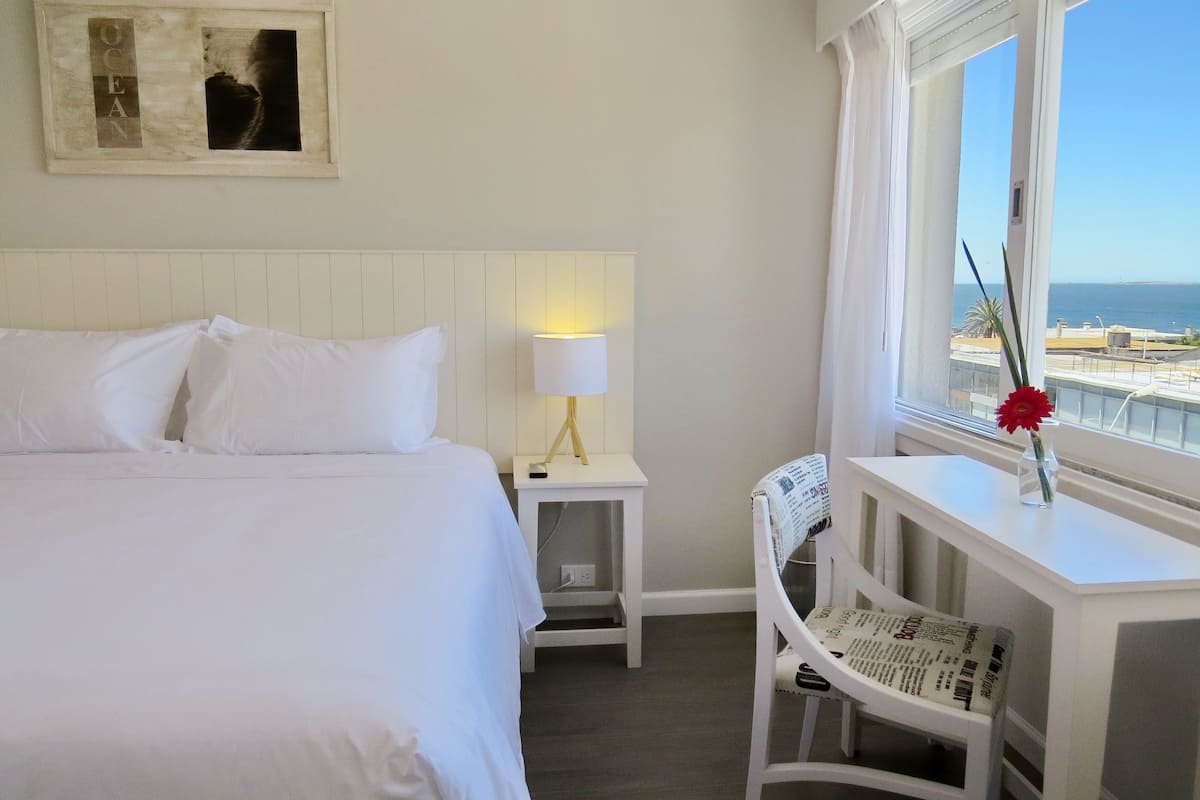 Superior Room | Premium bedding, minibar, in-room safe, blackout drapes
