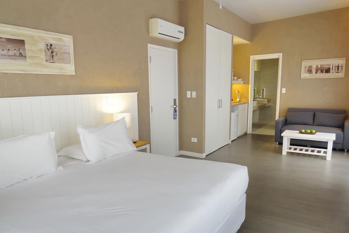 Premium bedding, minibar, in-room safe, blackout curtains