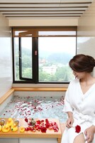 Grand Suite, 1 King Bed, Non Smoking, Lake View | Bathroom | Separate tub and shower, deep soaking tub, rainfall showerhead