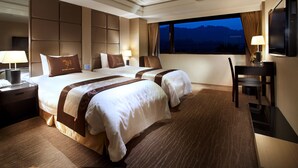 日暮山景雙人房 | 高級寢具、羽絨被、迷你吧、客房內保險箱