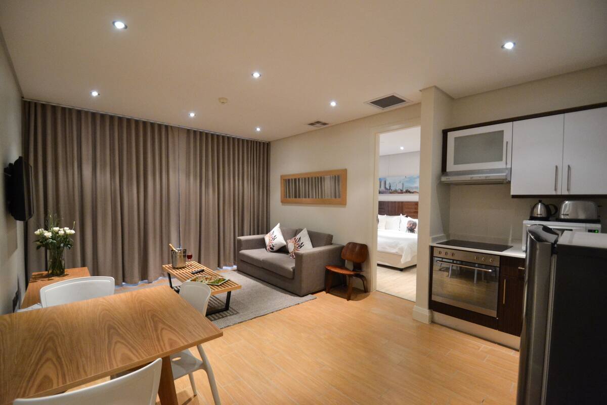 One Bedroom Apartment  | Una cassaforte in camera, una scrivania, Wi-Fi gratuito