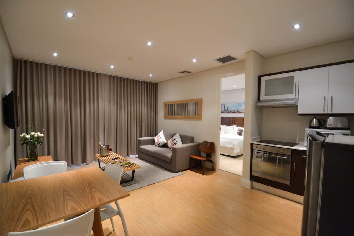One Bedroom Apartment | In-room safe, individually decorated, desk, free WiFi