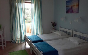 In-room safe, individually decorated, individually furnished - Minore Studios (Mesolongi)
