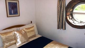 Standard leilighet, 1 soverom | Sengetøy av topp kvalitet, individuelt dekorert og individuelt innredet